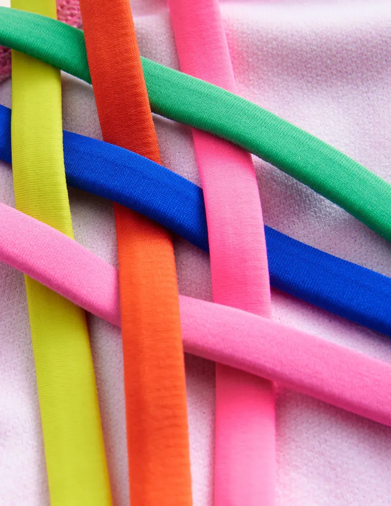 Bademode | Boden Badeanzug mit gekreuzten Rückenträgern in Regenbogenfarben- Erdbeershake