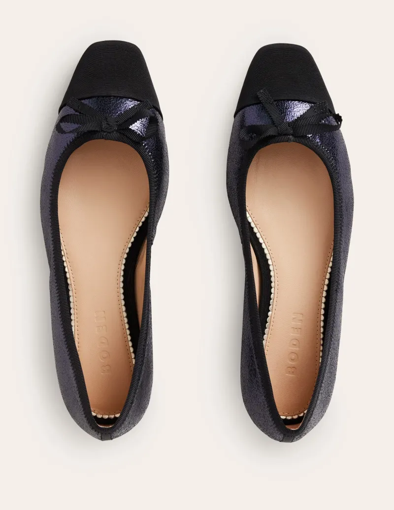 Flache Schuhe | Boden Ballerinas mit Zehenkappe-Marineblau Geborstenes Leder MarineblauGeborstenesLeder