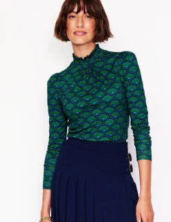 Oberteile | T-shirts & Tops | Boden Bedrucktes Oberteil mit gesmoktem Ausschnitt-Arctic Baubles ArcticBaubles