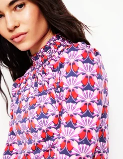 Oberteile | T-shirts & Tops | Boden Bedrucktes Oberteil mit gesmoktem Ausschnitt-Mohnrot, Geometrisches Gänseblümchenmuster Mohnrot,GeometrischesGänseblümchenmuster