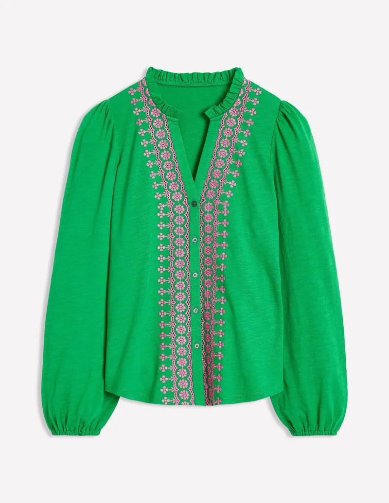 T-shirts & Tops | Oberteile | Boden Bestickte Bluse mit Rüschenausschnitt-Grünes Tamburin GrünesTamburin