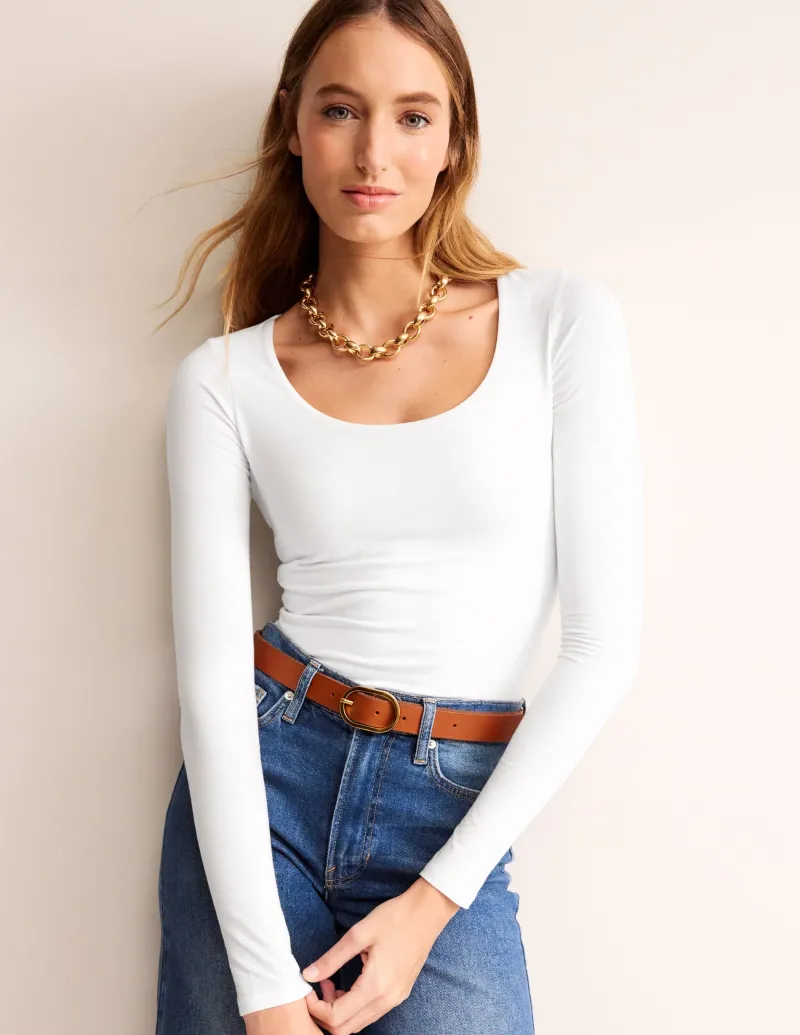 T-shirts & Tops | Oberteile | Boden Doppellagiges Oberteil mit tiefem Rundhalsausschnitt- Weiß