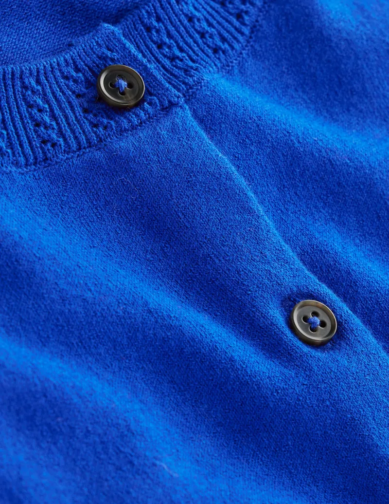 Pullover & Strickjacken | Boden Emilia Baumwollstrickjacke mit Rundhalsausschnitt-Leuchtendes Blau LeuchtendesBlau