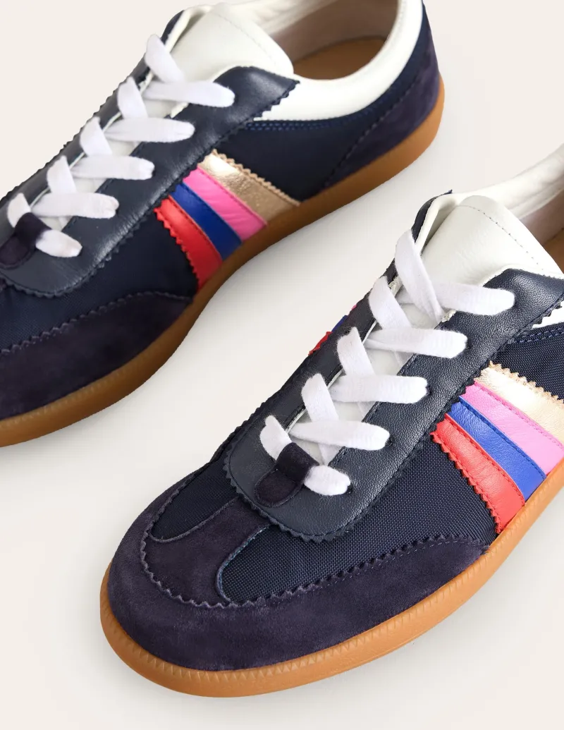 Nachtwäsche & Schlafanzüge | Flache Schuhe | Boden Erin Retro-Tennisschuhe- Marineblau/Regenbogen