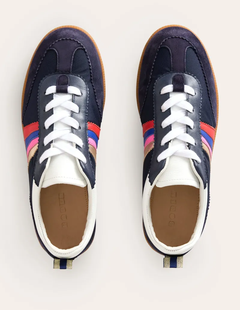 Nachtwäsche & Schlafanzüge | Flache Schuhe | Boden Erin Retro-Tennisschuhe- Marineblau/Regenbogen
