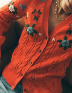 Pullover & Strickjacken | Boden Flauschige Strickjacke mit Stickerei- Knallrot
