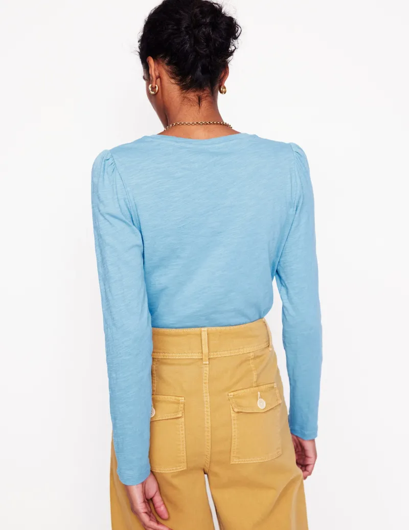 T-shirts & Tops | Oberteile | Boden Langärmliges Oberteil aus Baumwolle mit Rundhalsausschnitt- Enteneiblau