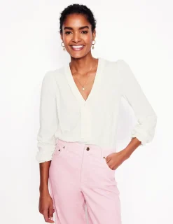 Hemden | T-shirts & Tops | Boden Poppy Henley-Shirt mit Rüschen-Ivory and Navy Spot IvoryandNavySpot