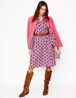Kleider & Jumpsuits | Knielang | Boden Willow Kurzes Hemdblusenkleid mit Rüschen-Mohnrot, Geometrisches Gänseblümchenmuster Mohnrot,GeometrischesGänseblümchenmuster